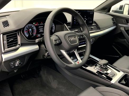 Certified 2025 Audi Q5 2.0T Premium Plus image 14