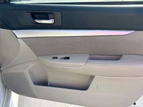 Used 2013 Subaru Legacy 2.5i Premium w/ All-Weather Pkg image 18