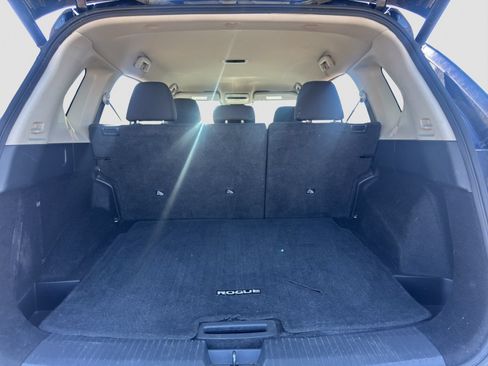 Used 2024 Nissan Rogue SV FWD image 19