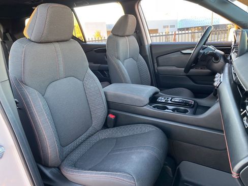 Used 2025 Honda Pilot Sport image 28