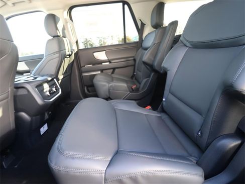 New 2026 Ford Expedition Active image 12