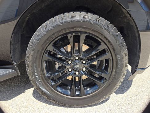 Used 2024 Ford Expedition XLT RWD image 30