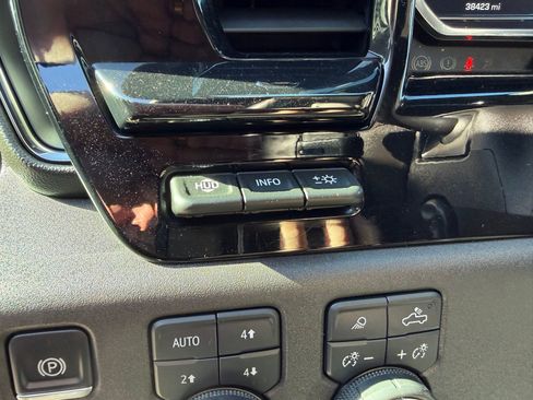 Used 2024 Chevrolet Silverado 1500 ZR2 w/ Technology Package AWD/4WD image 17