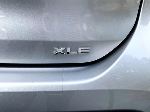 Used 2023 Toyota Highlander XLE FWD image 10