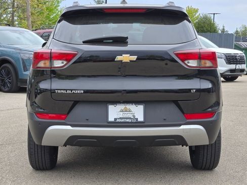 Used 2021 Chevrolet TrailBlazer LT w/ Convenience Package FWD image 11