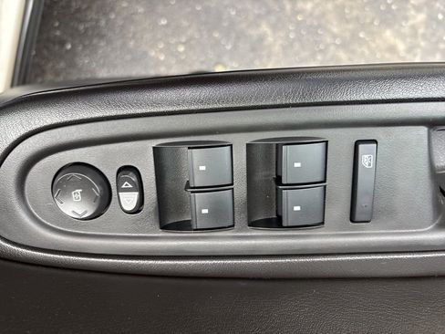 Used 2017 Chevrolet Traverse LT w/ Style and Technology Package image 20