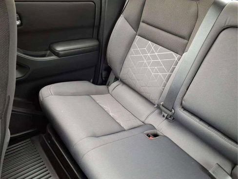 Used 2025 Nissan Frontier SV RWD image 16