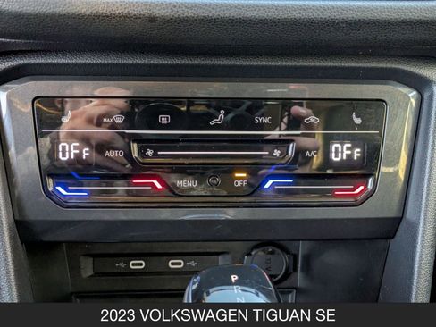 Used 2023 Volkswagen Tiguan SE image 21