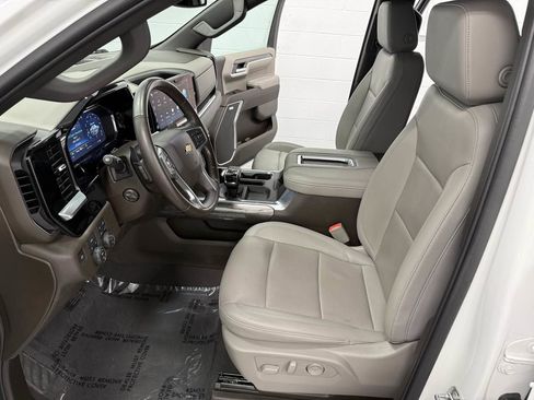 Used 2022 Chevrolet Silverado 1500 LTZ image 13