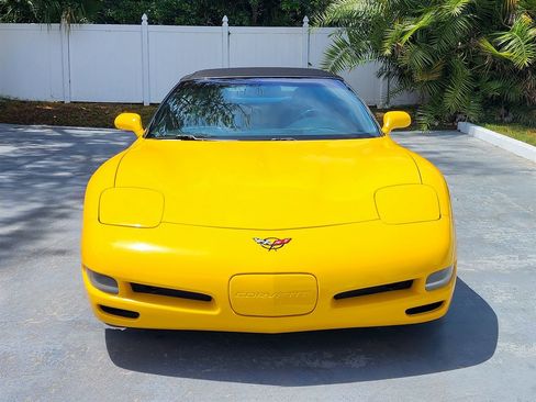 Used 2004 Chevrolet Corvette Convertible w/ Preferred Equipment Group image 11