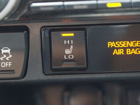 Used 2020 Toyota RAV4 XSE w/ XSE Grade Weather Package AWD/4WD image 8