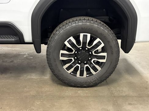 New 2026 GMC Sierra 2500 Denali Ultimate AWD/4WD image 14