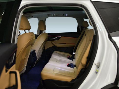 Used 2024 Audi Q7 3.0T Premium Plus AWD/4WD image 11