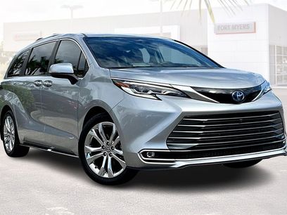 Used 2023 Toyota Sienna Platinum