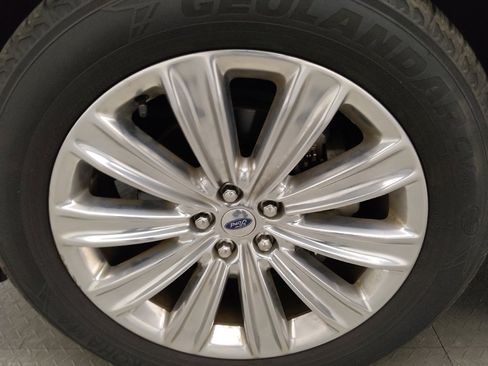 Used 2020 Ford Explorer Limited w/ Class III Trailer Tow Package image 31