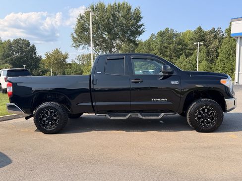 Used 2017 Toyota Tundra SR5 AWD/4WD image 13