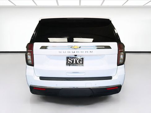 Used 2022 Chevrolet Suburban LT RWD image 5