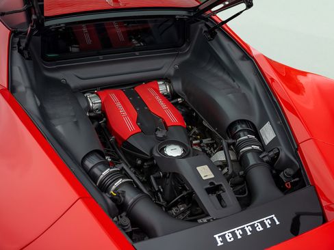 Used 2016 Ferrari 488 GTB RWD image 37