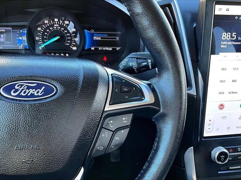 Used 2023 Ford Edge SEL image 14