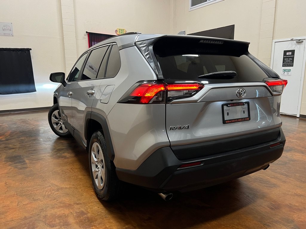 Used 2019 Toyota RAV4 LE FWD image 37