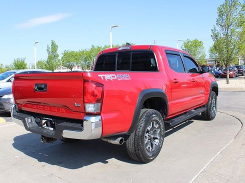 Used 2016 Toyota Tacoma TRD Off-Road w/ Exterior Package image 7