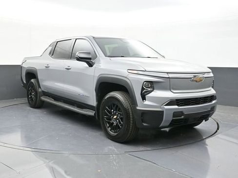 New 2025 Chevrolet Silverado EV LT image 22