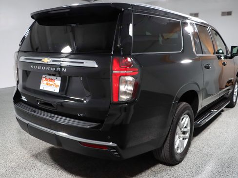Used 2023 Chevrolet Suburban LT image 7