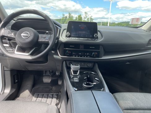 Used 2024 Nissan Rogue SV AWD/4WD image 14