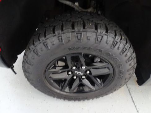 Used 2022 Chevrolet Silverado 1500 LT Trail Boss w/ LT Trail Boss Premium Package AWD/4WD image 30