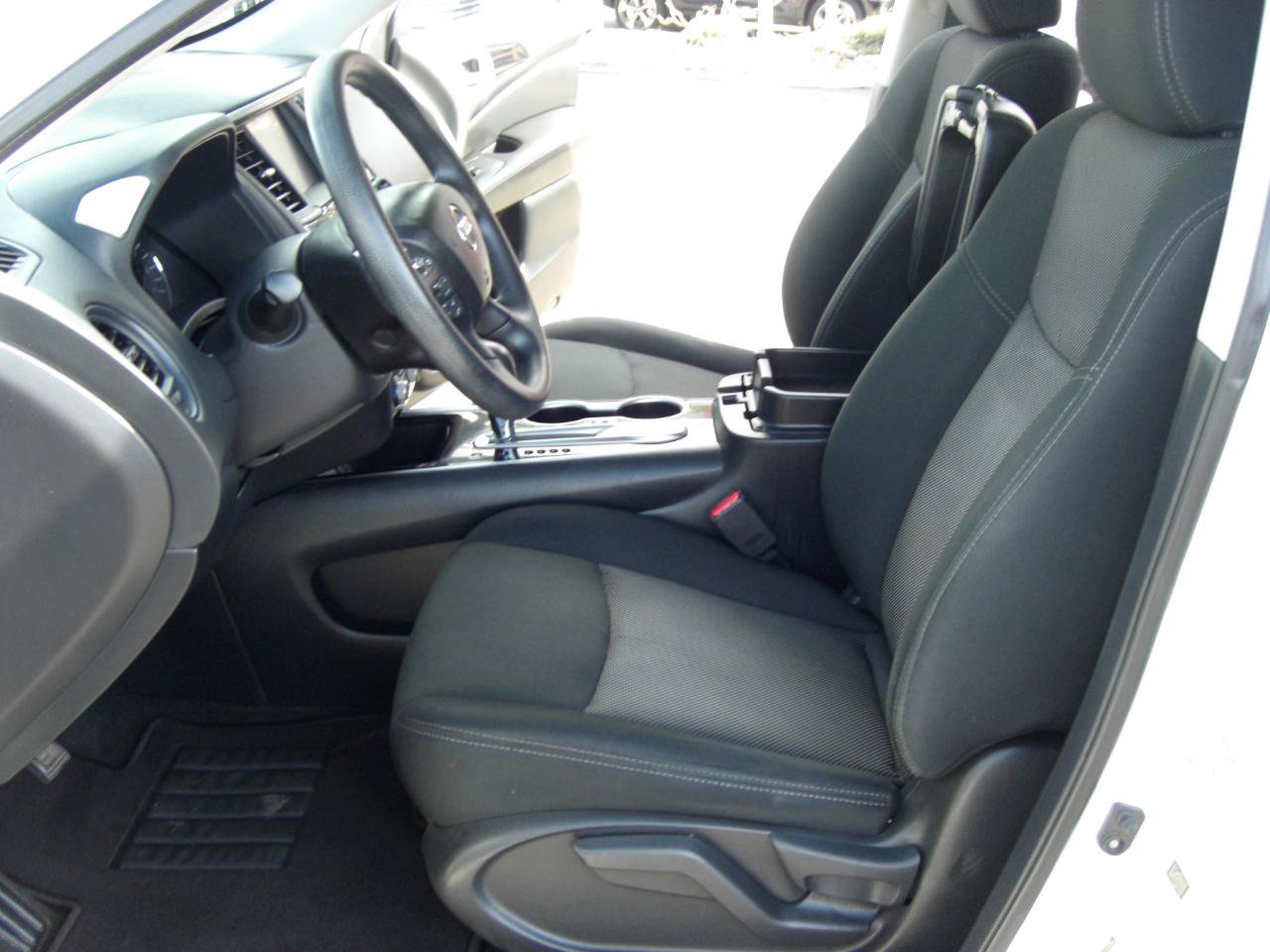 Used 2020 Nissan Pathfinder S FWD image 22