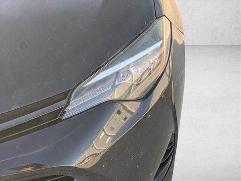 Used 2017 Toyota Corolla LE FWD image 9