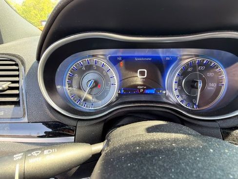 Used 2021 Chrysler 300 S RWD image 5