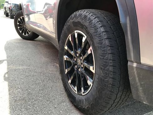 Used 2024 Chevrolet Traverse Z71 w/ LPO, Floor Liner Package AWD/4WD image 11