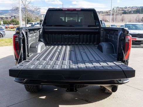 Used 2025 GMC Sierra 2500 AT4X image 37