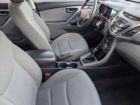 Used 2016 Hyundai Elantra SE image 18