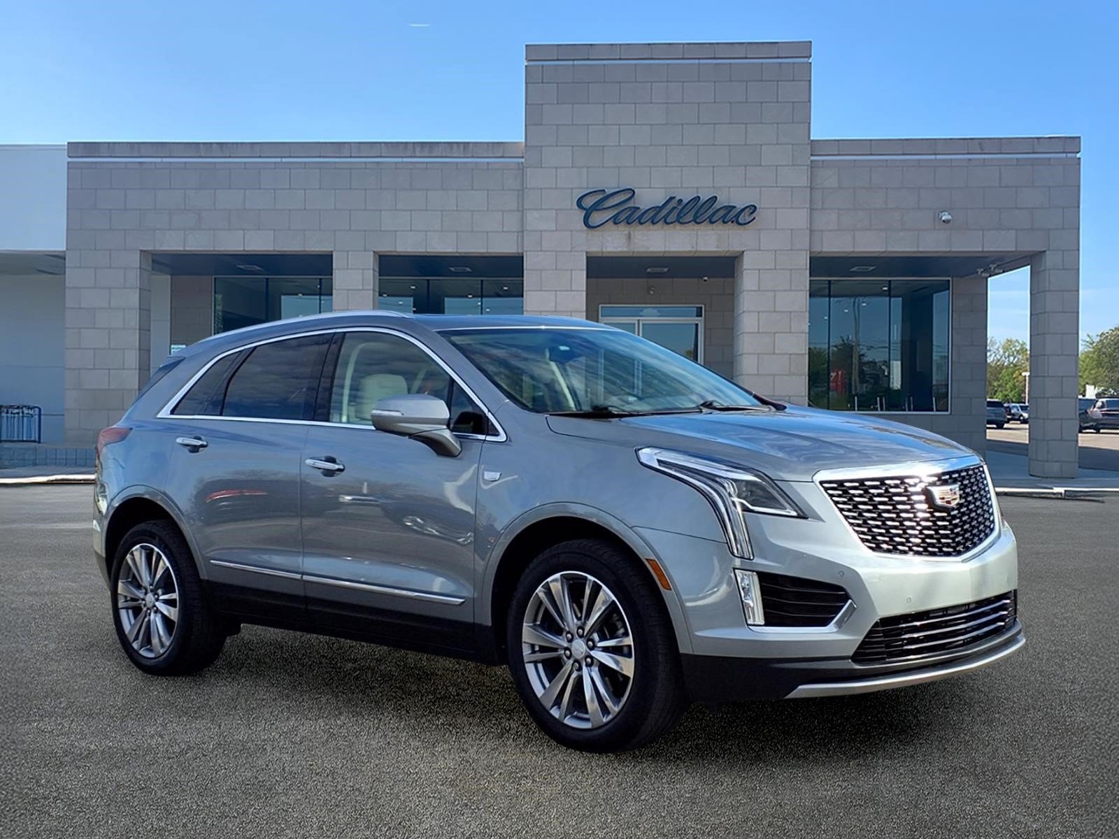 Used 2024 Cadillac XT5 Premium Luxury w/ LPO, Floor Liner Package AWD/4WD image 3