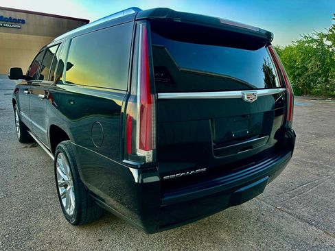 Used 2018 Cadillac Escalade ESV Premium Luxury AWD/4WD image 4