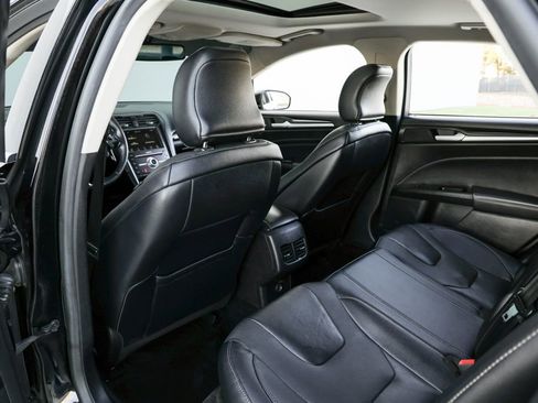 Used 2018 Ford Fusion Titanium image 27