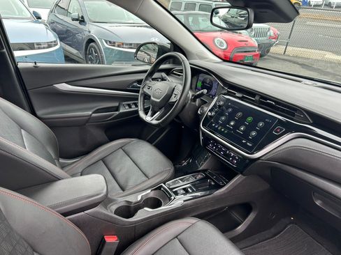 Used 2023 Chevrolet Bolt EUV LT w/ Convenience Package FWD image 27