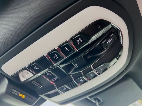 New 2026 Porsche Macan S image 14