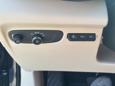 Used 2021 Buick Envision Essence w/ Technology Package I AWD/4WD image 15