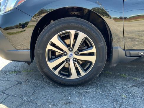 Used 2018 Subaru Outback 2.5i Limited AWD/4WD image 29