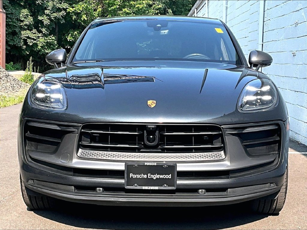 Certified 2023 Porsche Macan Turbo AWD/4WD image 8