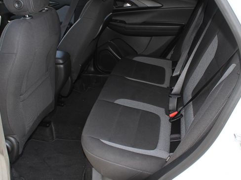 Used 2025 Chevrolet TrailBlazer LT AWD/4WD image 17