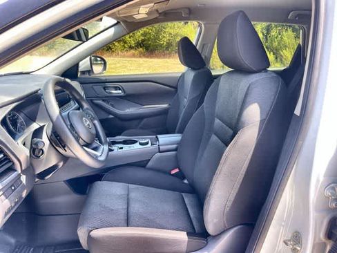Used 2024 Nissan Rogue SV AWD/4WD image 11