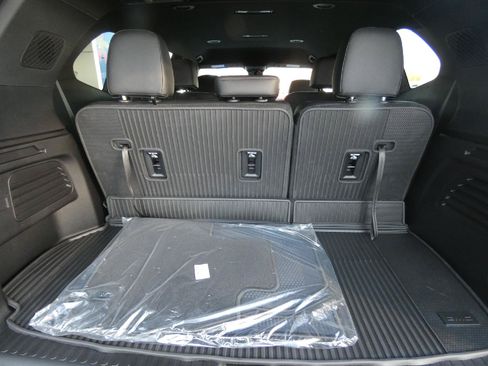 New 2026 GMC Acadia Elevation w/ Elevation Premium Package AWD/4WD image 15