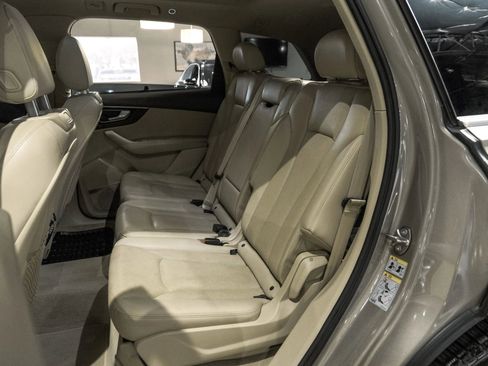 Used 2017 Audi Q7 3.0T Prestige w/ Prestige Package image 37