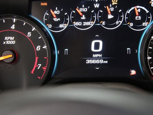 Used 2018 Chevrolet Camaro SS RWD image 17
