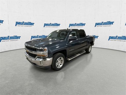 Used 2018 Chevrolet Silverado 1500 LT w/ All Star Edition image 5