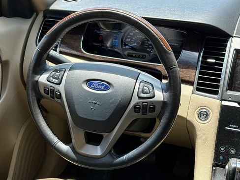 Used 2014 Ford Taurus Limited w/ Equipment Group 301A FWD image 11